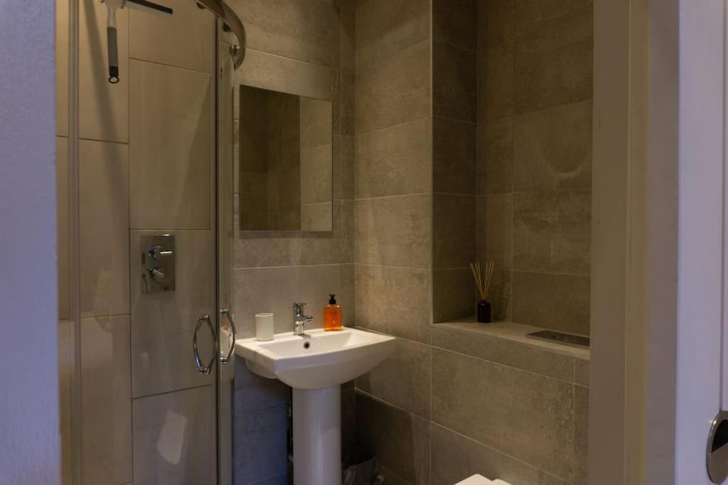 Spacious Apartment In City Centre - Free Parking Nottingham Extérieur photo