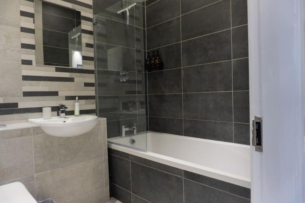 Spacious Apartment In City Centre - Free Parking Nottingham Extérieur photo